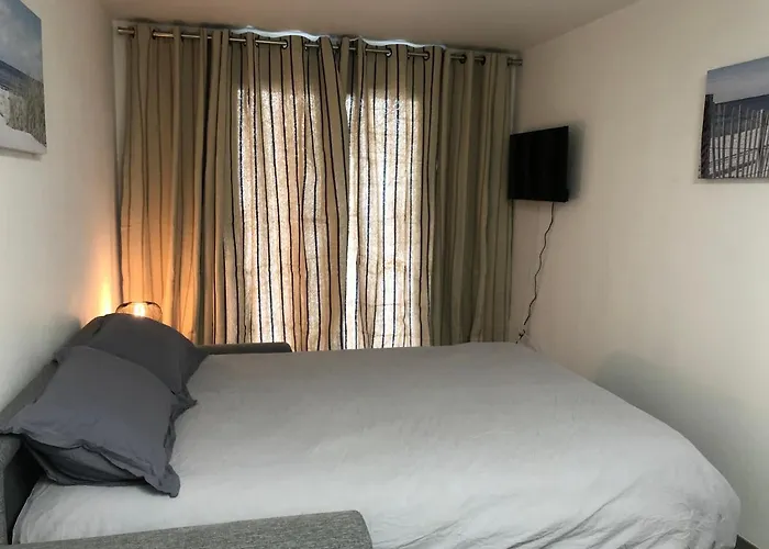 A 50 M De La Avec Parking Privatif